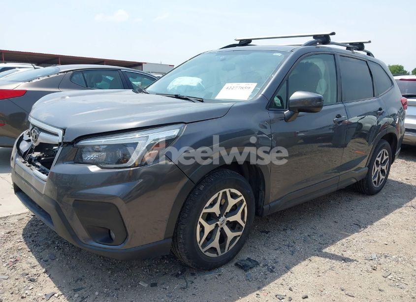 Photo 2 of 2021 Subaru Forester PREMIUM (VIN JF2SKAJC6MH458989)