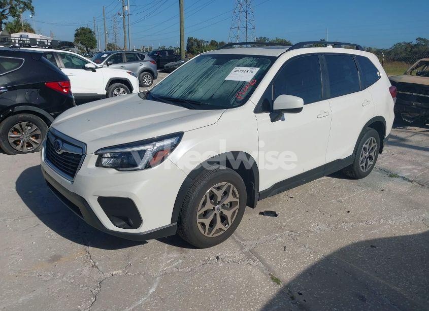 Photo 2 of 2021 Subaru Forester PREMIUM (VIN JF2SKAJC6MH558140)