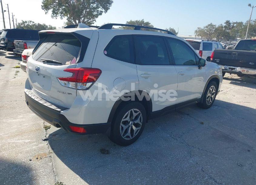 Photo 4 of 2021 Subaru Forester PREMIUM (VIN JF2SKAJC6MH558140)