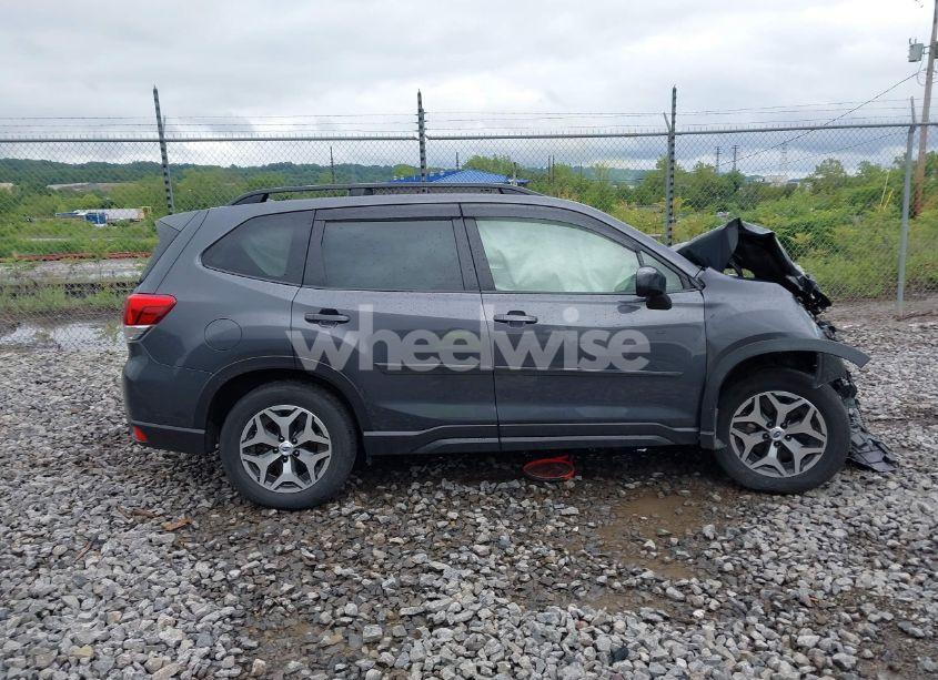 Photo 13 of 2021 Subaru Forester PREMIUM (VIN JF2SKAJC6MH561359)