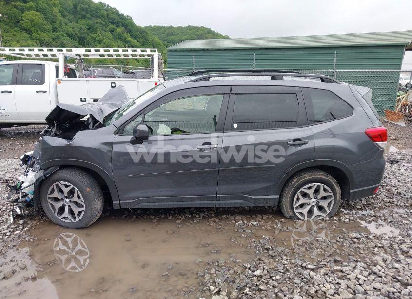 Photo 14 of 2021 Subaru Forester PREMIUM (VIN JF2SKAJC6MH561359)