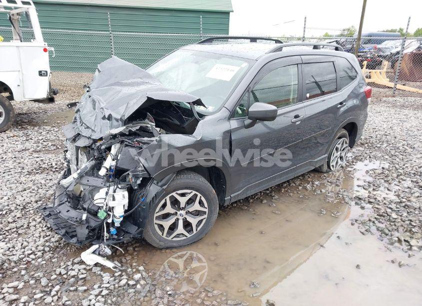 Photo 2 of 2021 Subaru Forester PREMIUM (VIN JF2SKAJC6MH561359)