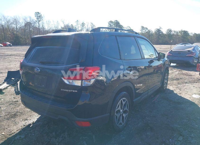 Photo 4 of 2020 Subaru Forester PREMIUM (VIN JF2SKAJC7LH422596)