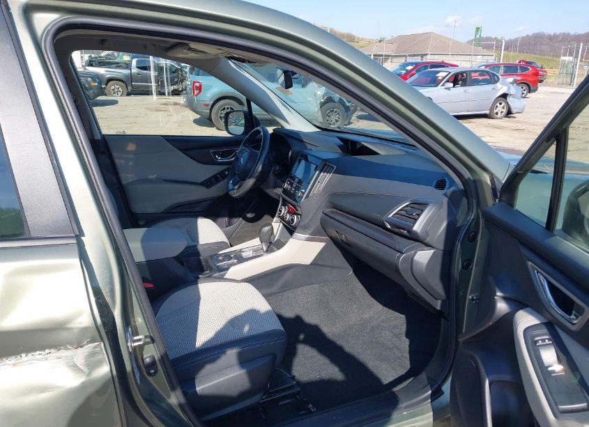 Photo 5 of 2020 Subaru Forester PREMIUM (VIN JF2SKAJC7LH481213)