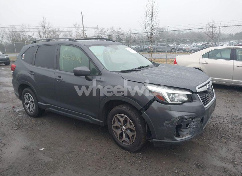 2020 Subaru Forester PREMIUM (VIN JF2SKAJC7LH518650) main photo