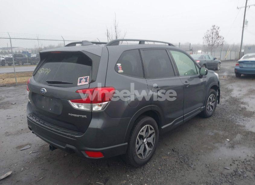 Photo 4 of 2020 Subaru Forester PREMIUM (VIN JF2SKAJC7LH518650)