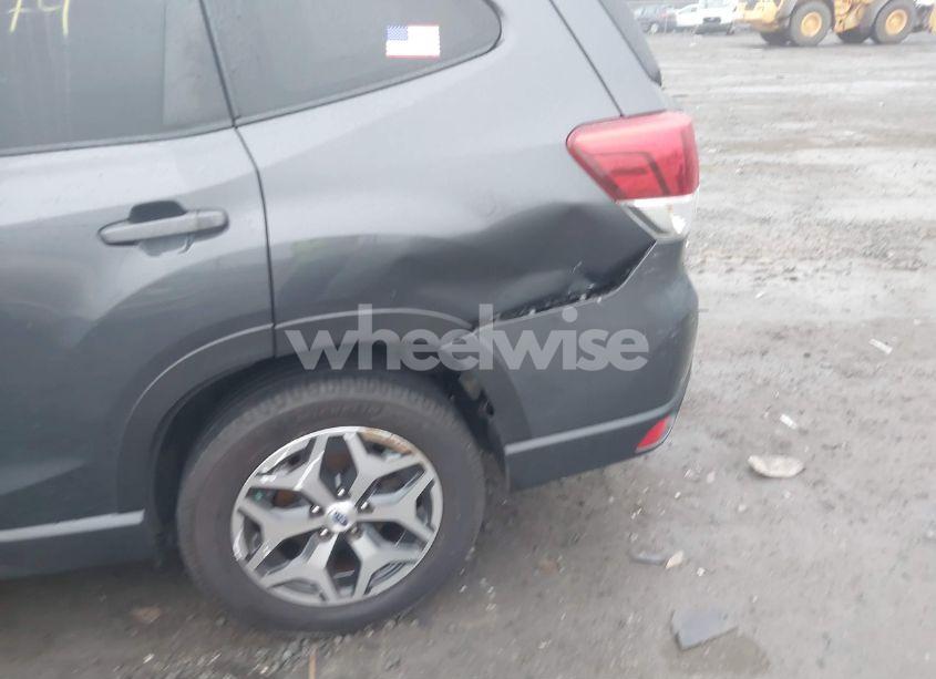 Photo 6 of 2020 Subaru Forester PREMIUM (VIN JF2SKAJC7LH518650)