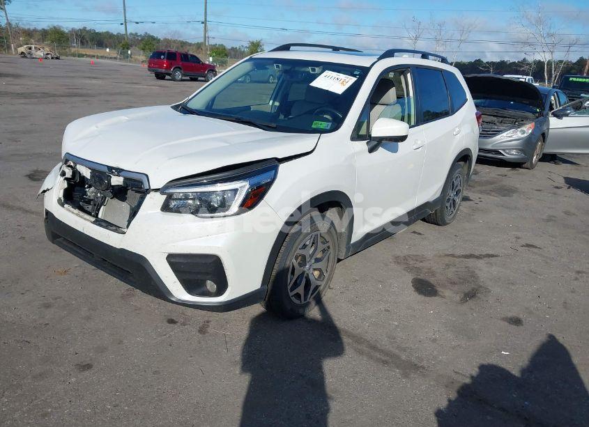Photo 2 of 2021 Subaru Forester PREMIUM (VIN JF2SKAJC7MH423040)