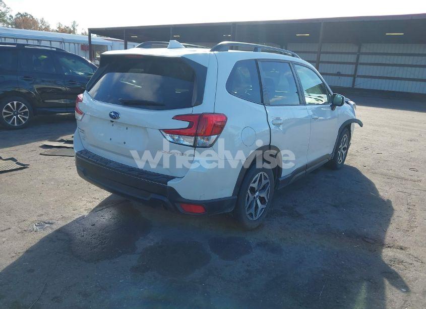 Photo 4 of 2021 Subaru Forester PREMIUM (VIN JF2SKAJC7MH423040)