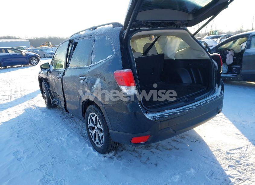 Photo 3 of 2021 Subaru Forester PREMIUM (VIN JF2SKAJC7MH454370)