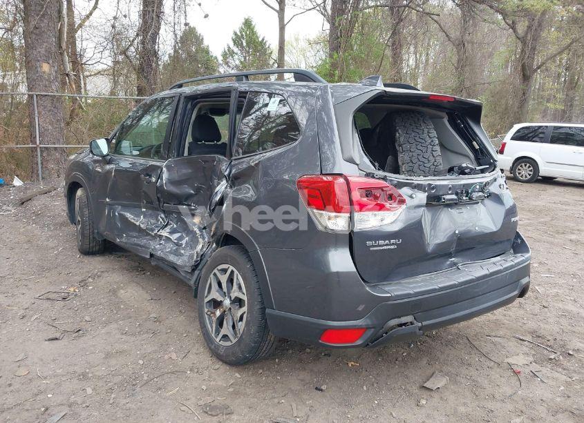 Photo 3 of 2021 Subaru Forester PREMIUM (VIN JF2SKAJC7MH473873)