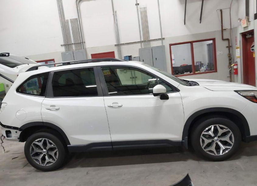 Photo 14 of 2021 Subaru Forester PREMIUM (VIN JF2SKAJC7MH502708)