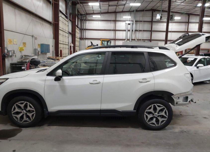 Photo 15 of 2021 Subaru Forester PREMIUM (VIN JF2SKAJC7MH502708)