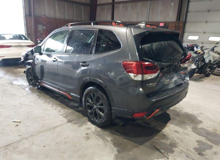 Photo 3 of 2022 Subaru Forester SPORT (VIN JF2SKAJC7NH430085)
