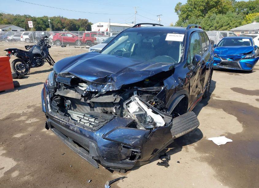 Photo 2 of 2022 Subaru Forester SPORT (VIN JF2SKAJC7NH468688)