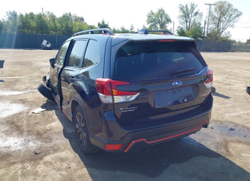 Photo 3 of 2022 Subaru Forester SPORT (VIN JF2SKAJC7NH468688)