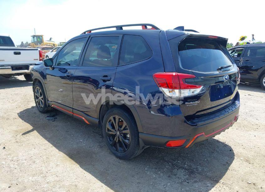 Photo 3 of 2022 Subaru Forester SPORT (VIN JF2SKAJC7NH515850)