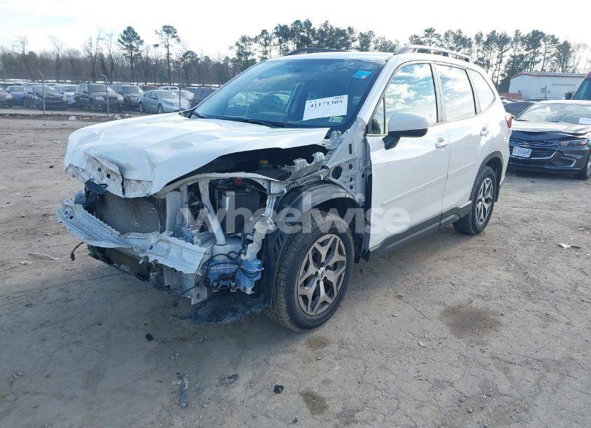 Photo 2 of 2020 Subaru Forester PREMIUM (VIN JF2SKAJC8LH543377)