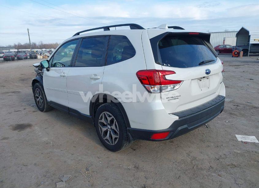Photo 3 of 2020 Subaru Forester PREMIUM (VIN JF2SKAJC8LH543377)