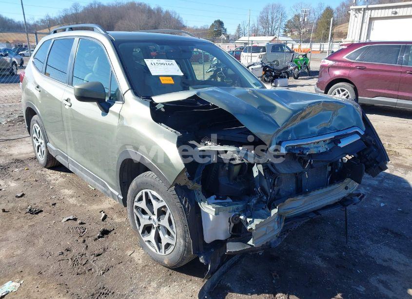 2020 Subaru Forester PREMIUM (VIN JF2SKAJC8LH558090) main photo