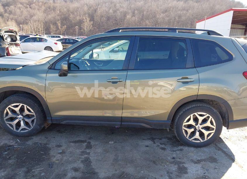 Photo 15 of 2020 Subaru Forester PREMIUM (VIN JF2SKAJC8LH558090)