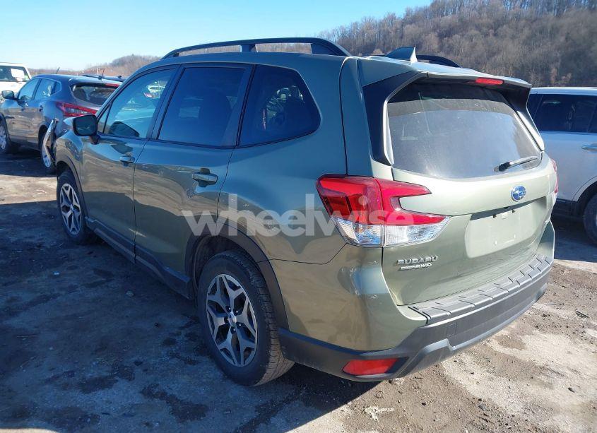 Photo 3 of 2020 Subaru Forester PREMIUM (VIN JF2SKAJC8LH558090)