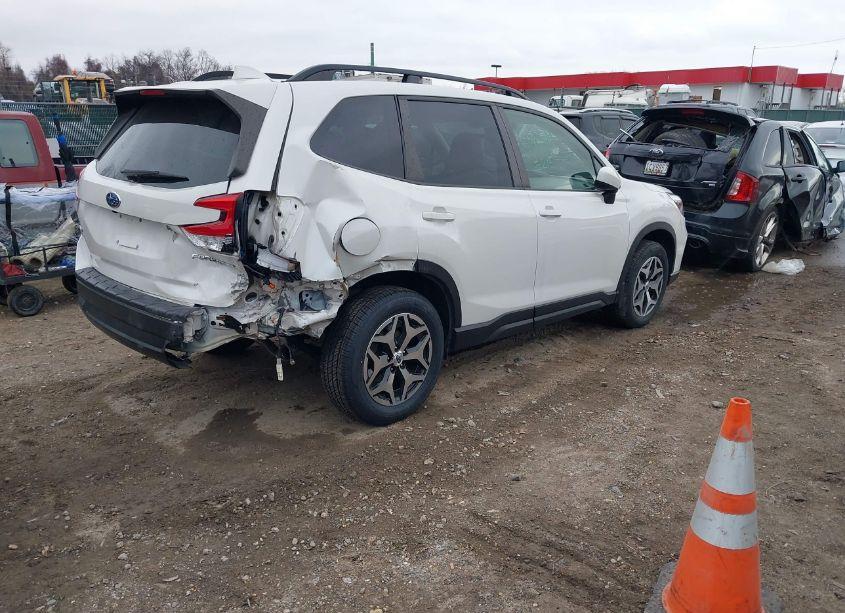 Photo 4 of 2020 Subaru Forester PREMIUM (VIN JF2SKAJC8LH589761)