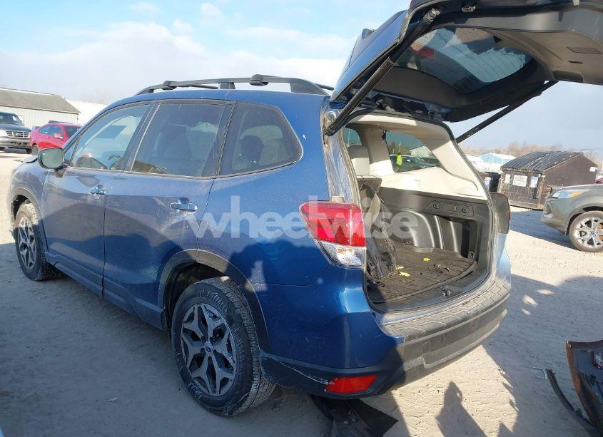 Photo 3 of 2021 Subaru Forester PREMIUM (VIN JF2SKAJC8MH551304)