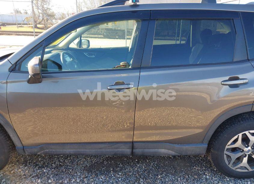 Photo 14 of 2021 Subaru Forester PREMIUM (VIN JF2SKAJC8MH557832)