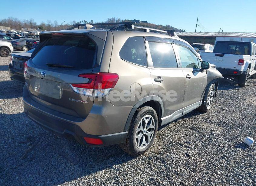 Photo 4 of 2021 Subaru Forester PREMIUM (VIN JF2SKAJC8MH557832)