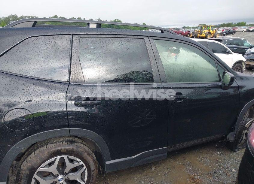 Photo 13 of 2021 Subaru Forester PREMIUM (VIN JF2SKAJC8MH563856)