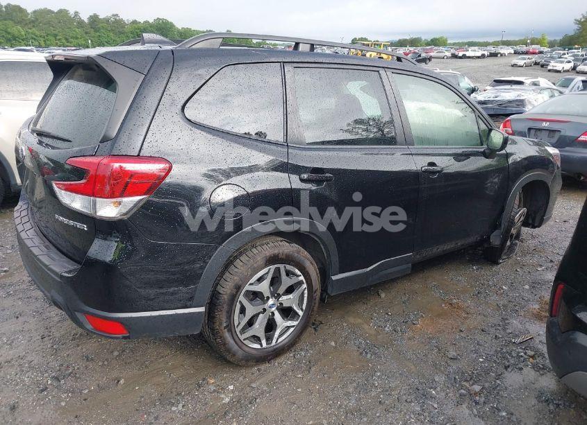 Photo 4 of 2021 Subaru Forester PREMIUM (VIN JF2SKAJC8MH563856)