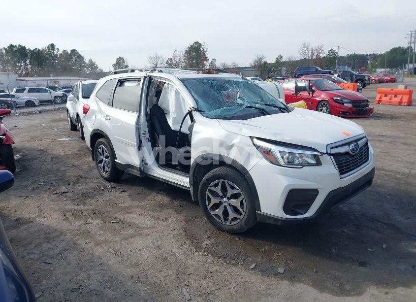 2020 Subaru Forester PREMIUM (VIN JF2SKAJC9LH543355) main photo