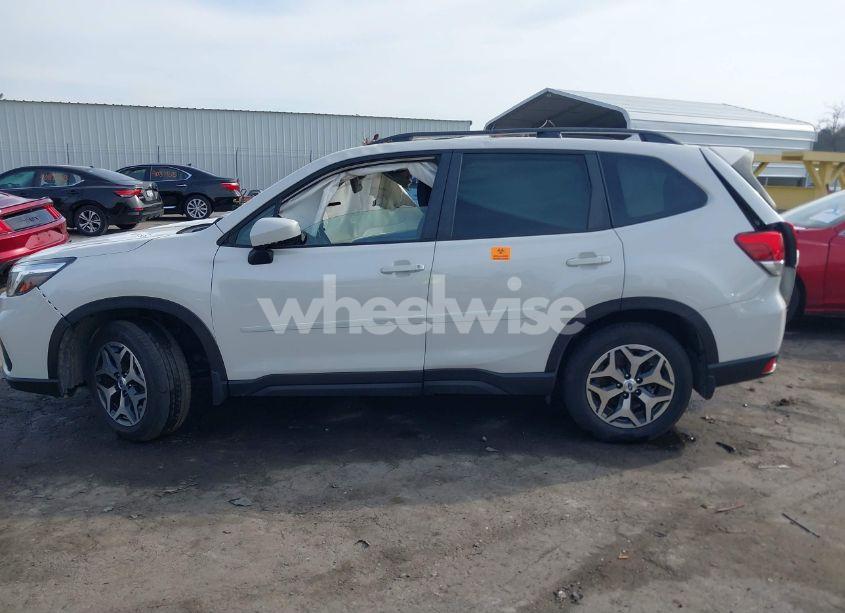 Photo 13 of 2020 Subaru Forester PREMIUM (VIN JF2SKAJC9LH543355)