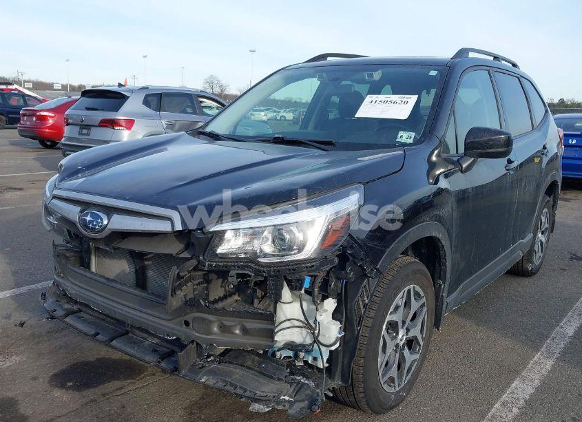 Photo 2 of 2020 Subaru Forester PREMIUM (VIN JF2SKAJC9LH566022)