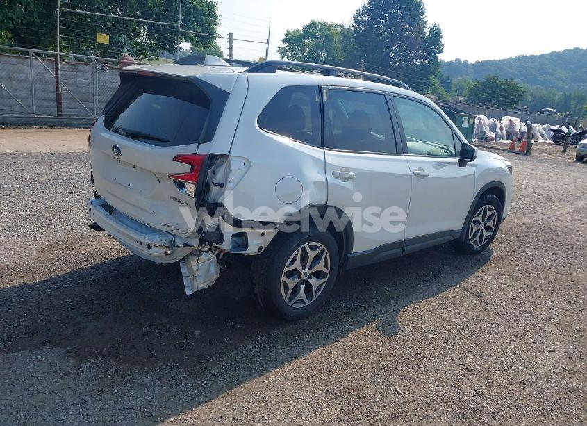 Photo 4 of 2021 Subaru Forester PREMIUM (VIN JF2SKAJC9MH496376)