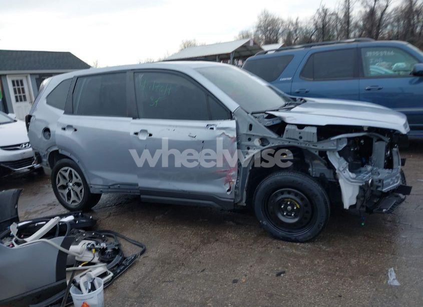 Photo 14 of 2021 Subaru Forester PREMIUM (VIN JF2SKAJC9MH553174)