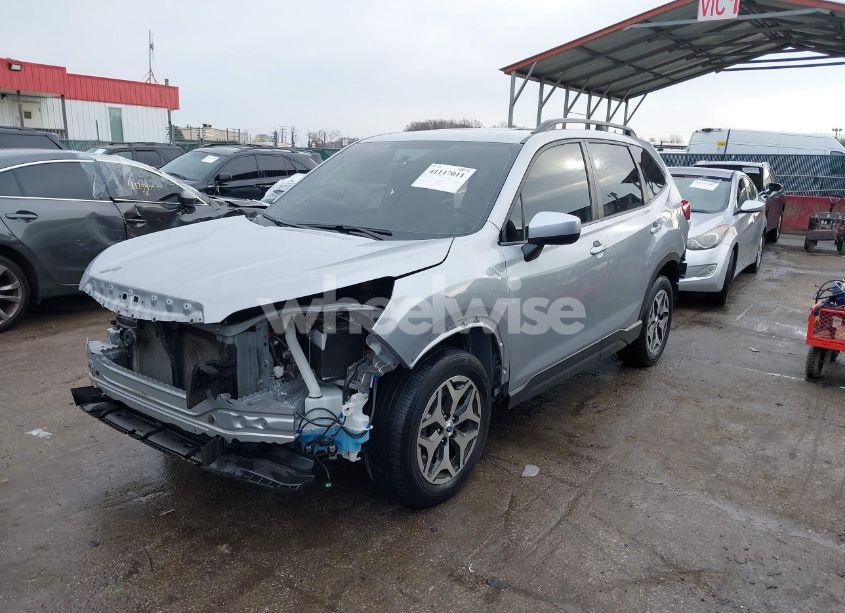 Photo 2 of 2021 Subaru Forester PREMIUM (VIN JF2SKAJC9MH553174)