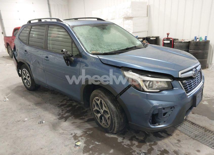 2020 Subaru Forester PREMIUM (VIN JF2SKAJCXLH435861) main photo