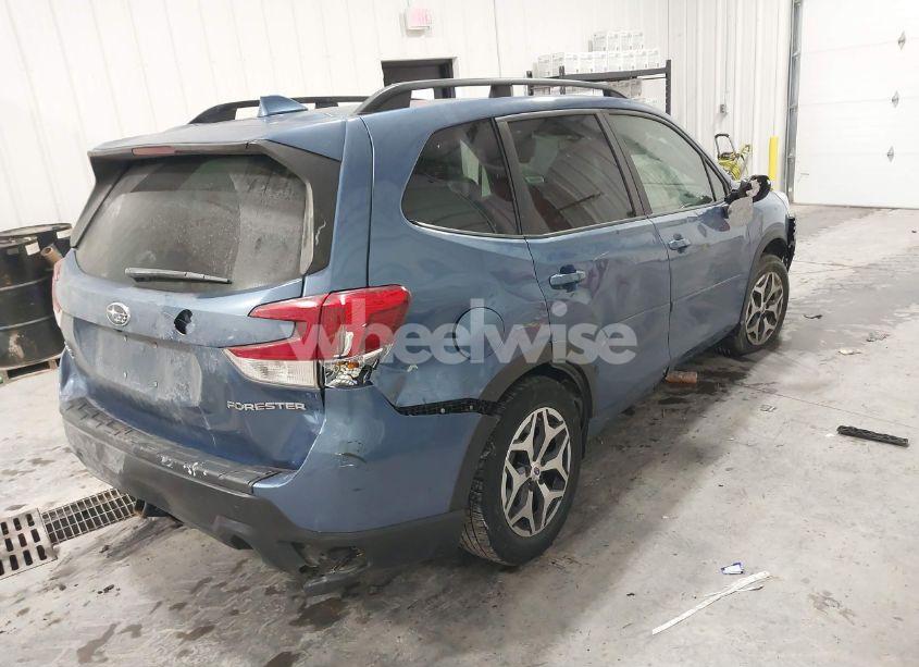 Photo 4 of 2020 Subaru Forester PREMIUM (VIN JF2SKAJCXLH435861)