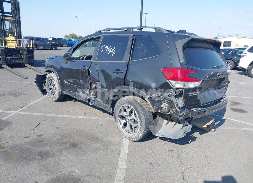 Photo 3 of 2020 Subaru Forester PREMIUM (VIN JF2SKAJCXLH556177)