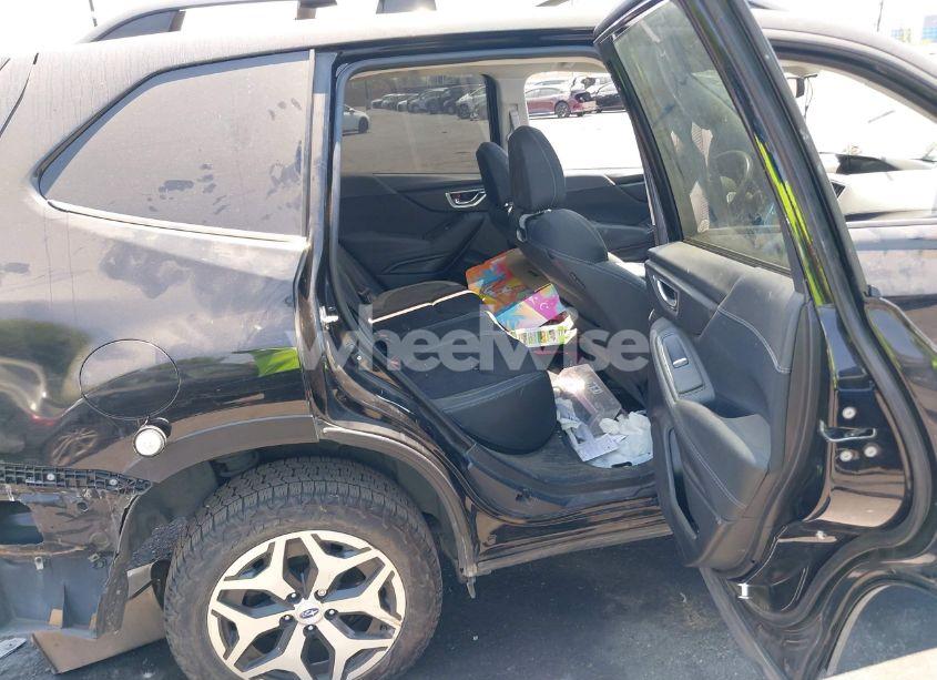 Photo 5 of 2020 Subaru Forester PREMIUM (VIN JF2SKAJCXLH556177)