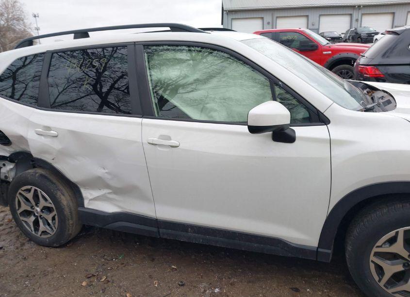 Photo 13 of 2021 Subaru Forester PREMIUM (VIN JF2SKAJCXMH486259)