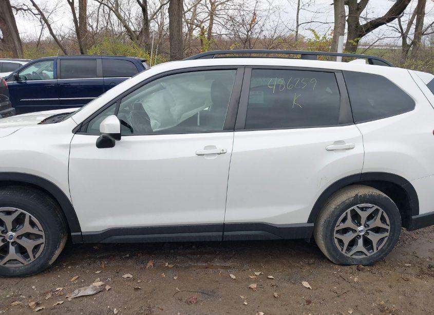 Photo 14 of 2021 Subaru Forester PREMIUM (VIN JF2SKAJCXMH486259)
