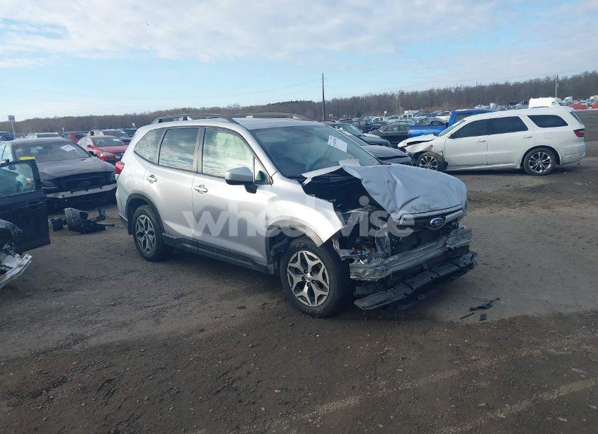 2021 Subaru Forester PREMIUM (VIN JF2SKAJCXMH527876) main photo