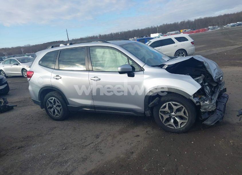 Photo 13 of 2021 Subaru Forester PREMIUM (VIN JF2SKAJCXMH527876)