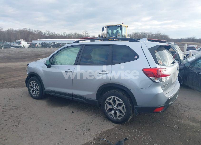 Photo 14 of 2021 Subaru Forester PREMIUM (VIN JF2SKAJCXMH527876)