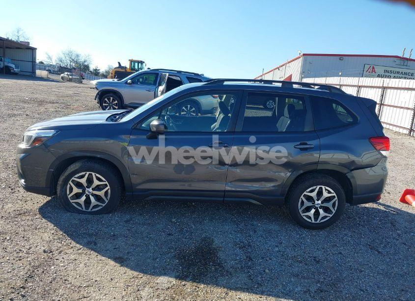 Photo 15 of 2021 Subaru Forester PREMIUM (VIN JF2SKAJCXMH556438)