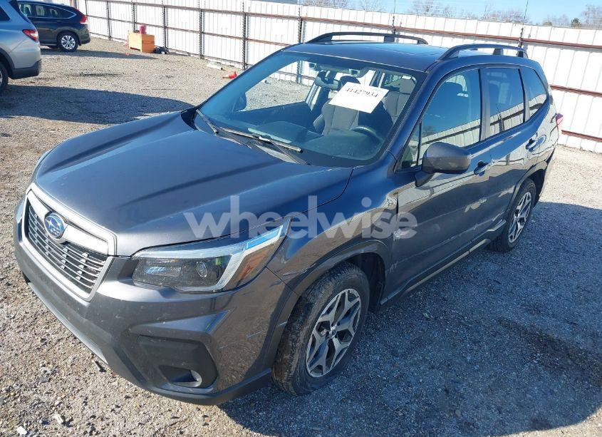Photo 2 of 2021 Subaru Forester PREMIUM (VIN JF2SKAJCXMH556438)