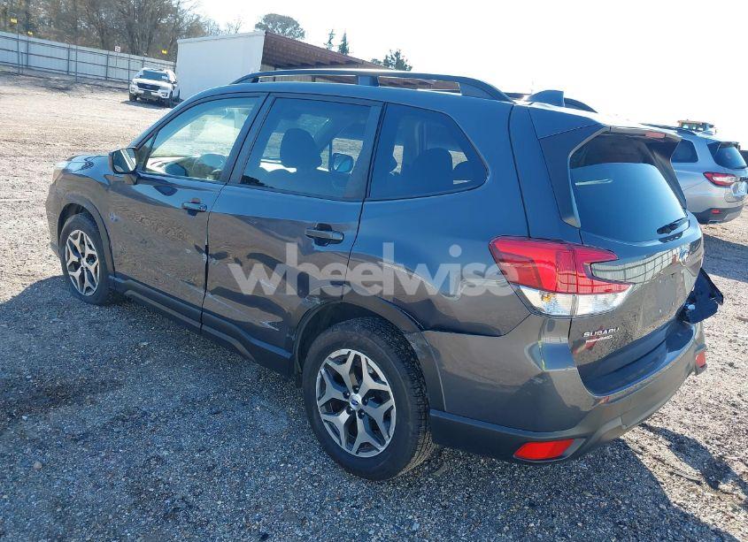 Photo 3 of 2021 Subaru Forester PREMIUM (VIN JF2SKAJCXMH556438)